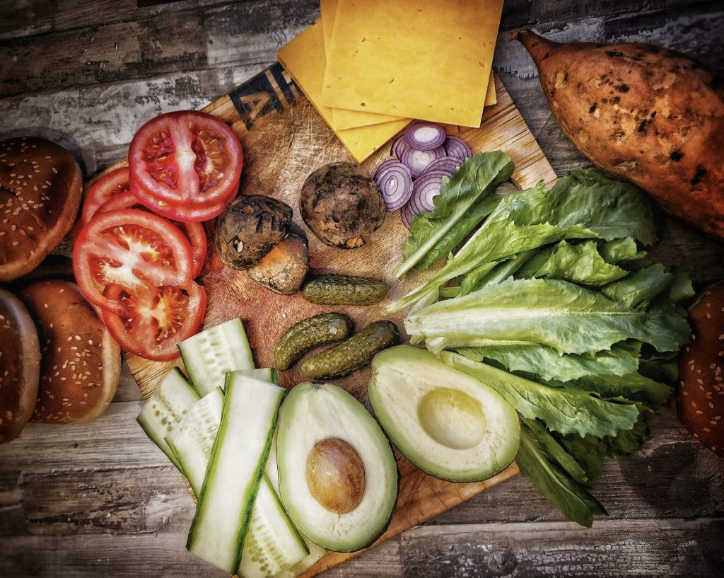 Zutaten für Cheeseburger mit knusprigen Hexenflocken 